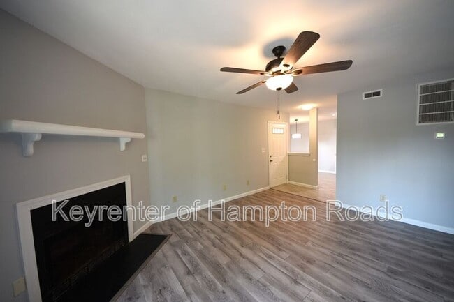 Building Photo - 612 Waters Dr