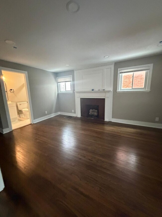 Building Photo - 928 S 18th St