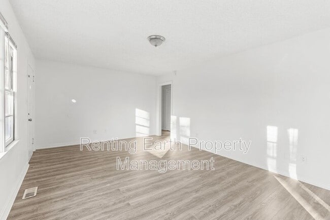 Building Photo - 2321 4th St NE