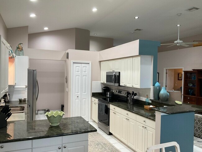 Building Photo - 8554 Belfry Pl