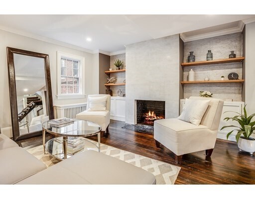 Building Photo - 36 Joy St