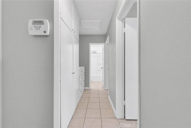 Building Photo - 9323 Sage Ave