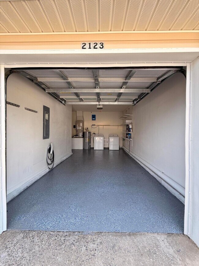 Building Photo - 2123 Tom St