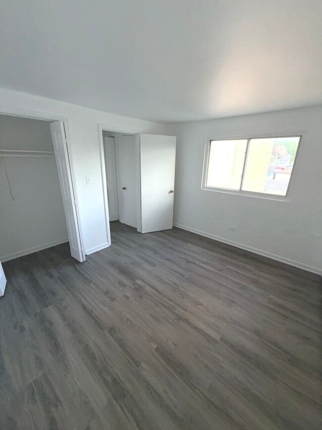 Building Photo - 5139 W 79th St