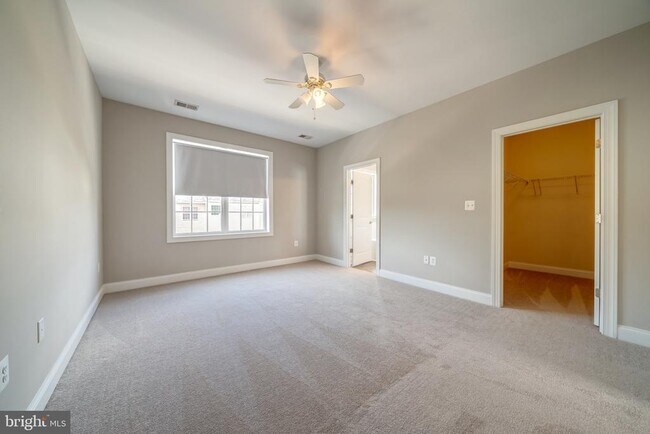 Building Photo - 15970 Greymill Manor Dr
