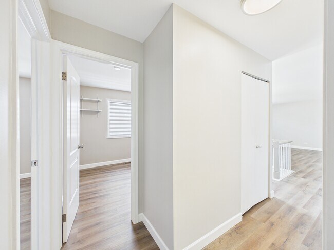 Building Photo - 4360 Mumford Dr