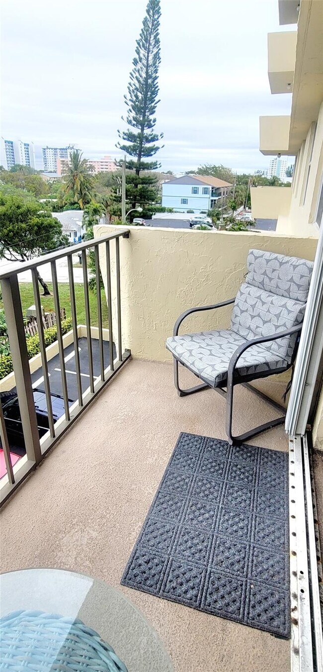 Building Photo - 1009 N Ocean Blvd