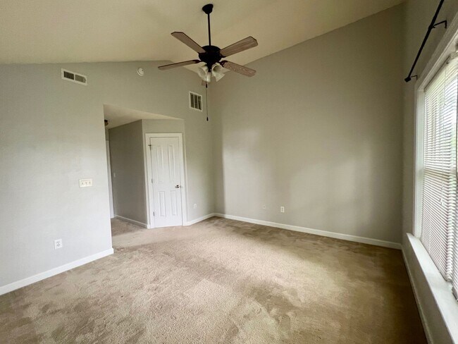 Building Photo - 3BD/3.5BA Condo w/ Garage in Chicks Beach!...