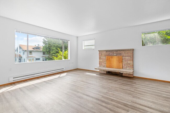 Building Photo - 5152