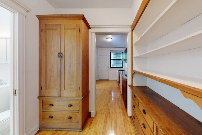 Floorplan - 5335-5337 S. Woodlawn Avenue