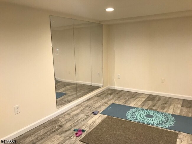 Building Photo - 751 Fairmount Ave