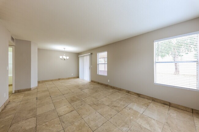 Building Photo - 532 N Nassau