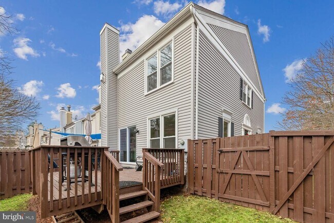 Building Photo - 43840 Laburnum Square