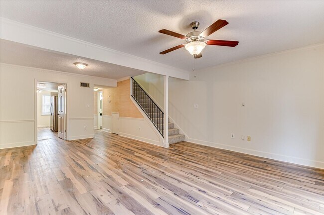 Building Photo - 407 Folkstone Cir