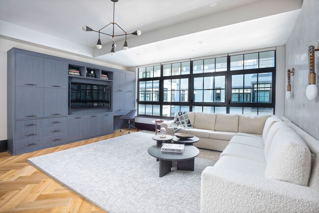 Primary Photo - 51 Jay St