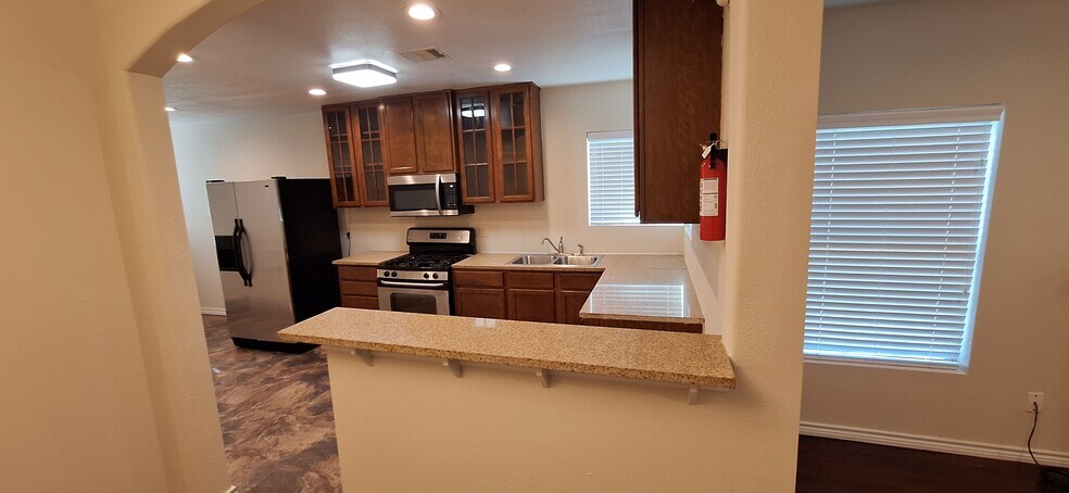 Building Photo - 7832 Elvera St