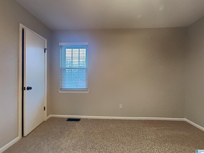 Building Photo - 105 Spring Glade Cir
