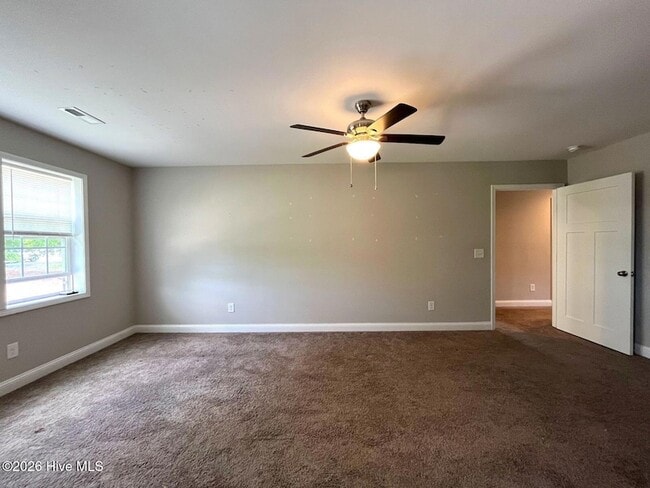 Building Photo - 203 S Pine St