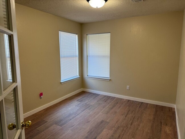 Building Photo - Nice 2 or 3 bedroom patio home in Taylor R...