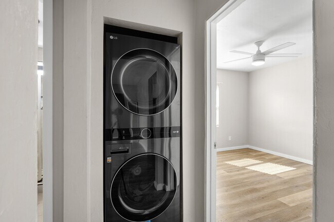 Building Photo - 6430 Montezuma Rd