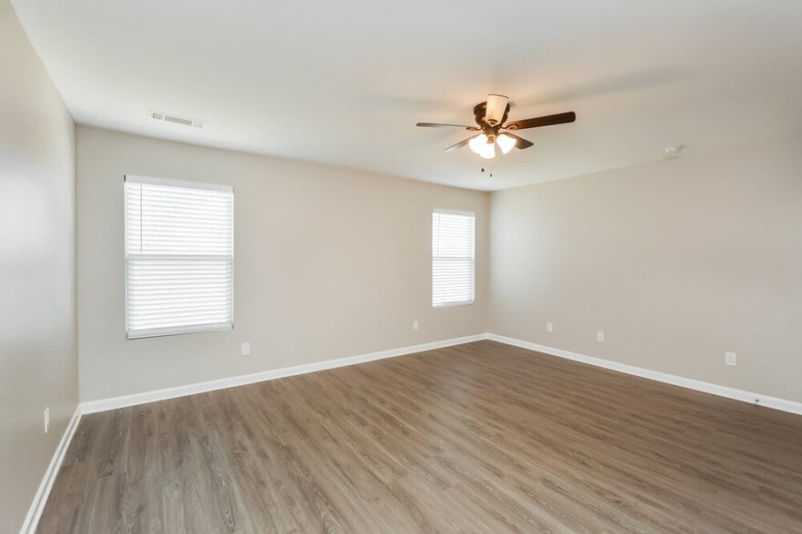 Building Photo - 4047 Clay Ct SE