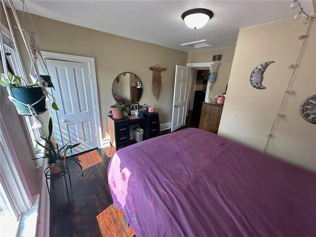 Building Photo - 613 3rd St SW