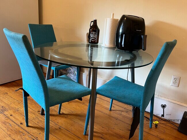 Building Photo - 95 Upland Rd