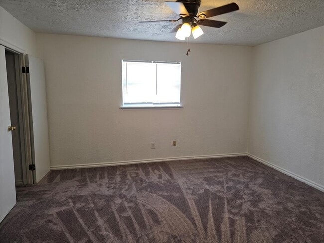 Building Photo - 637 Sinclair Dr