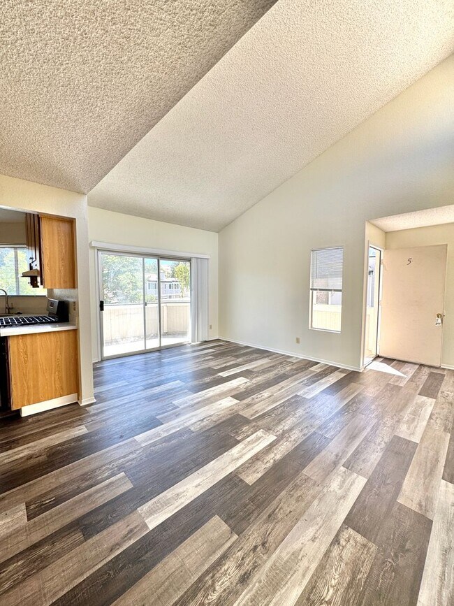 Building Photo - 2519 Sunny Slope Dr