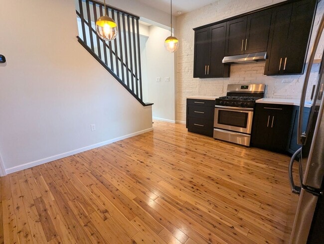 Building Photo - Modern 2 Bedroom 1.5 Bathroom Home (Lawrenceville)