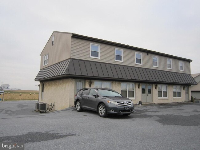 Building Photo - 304 N Hoover Ave