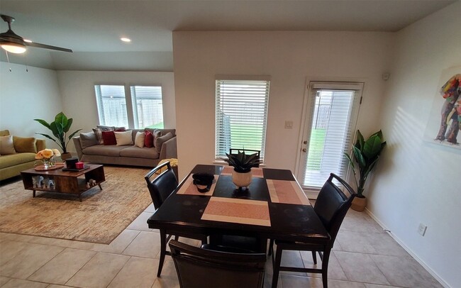 Building Photo - 22607 Castello Lakes Dr