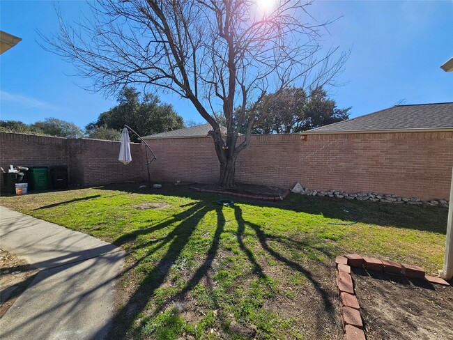 Building Photo - 8319 Wind Veil Dr