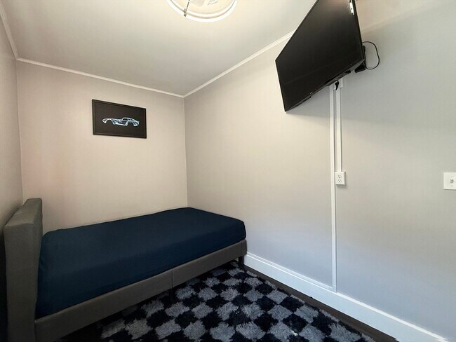 Building Photo - 108 Washington St