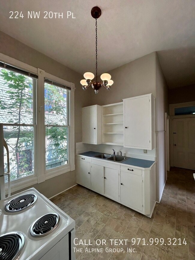 Building Photo - 224 NW 20th Pl