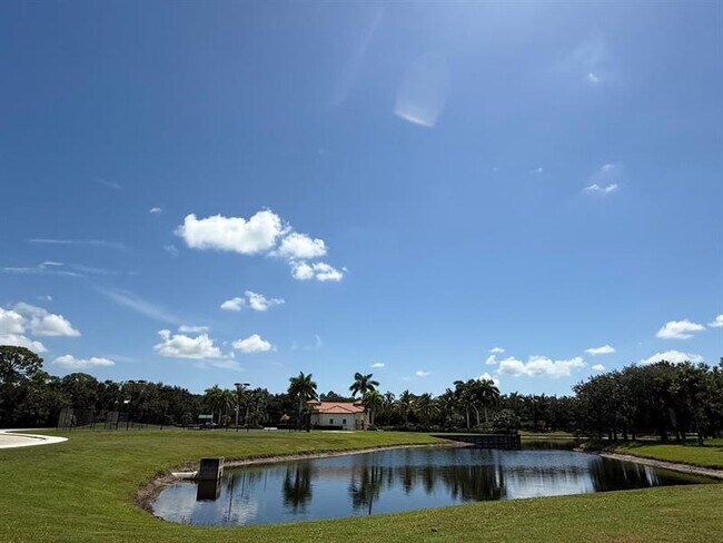 Building Photo - 187 SE Via Sangro