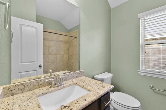 Building Photo - 15606 Kensington Bluff