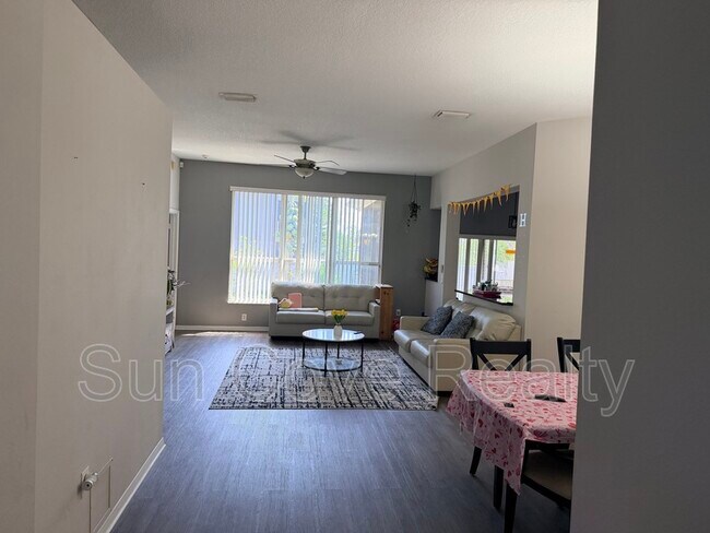 Building Photo - 8833 Cypress Hammock Dr