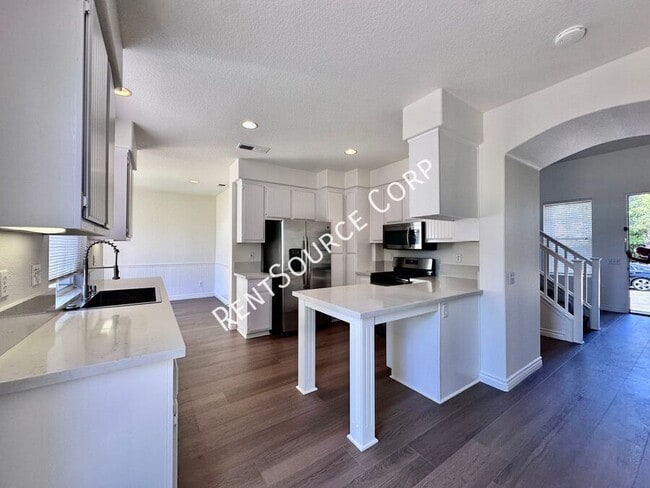 Building Photo - 28132 Castillo Ln