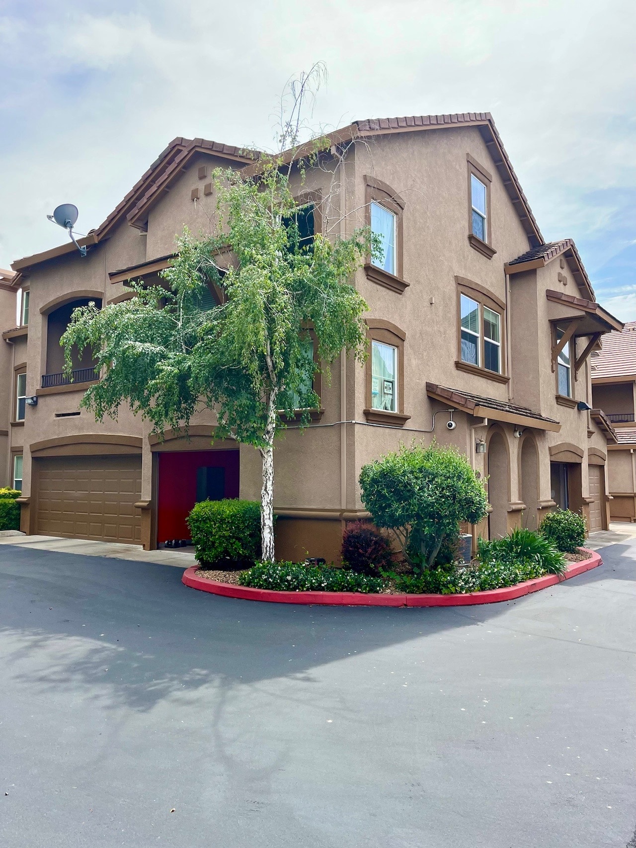 Outside view of Condo - 5350 Dunlay