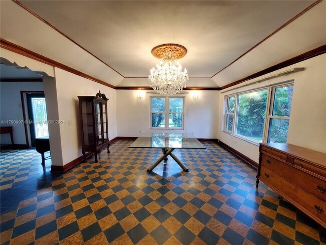 Building Photo - 339 NE 96th St