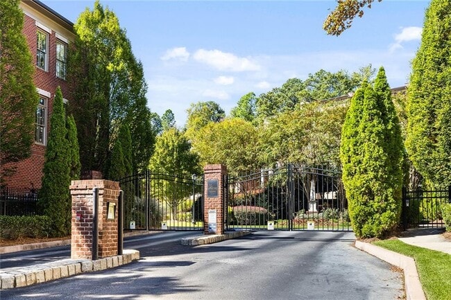 Building Photo - 2836 Broughton Ln SE