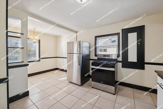 Building Photo - 22618 Maxine St