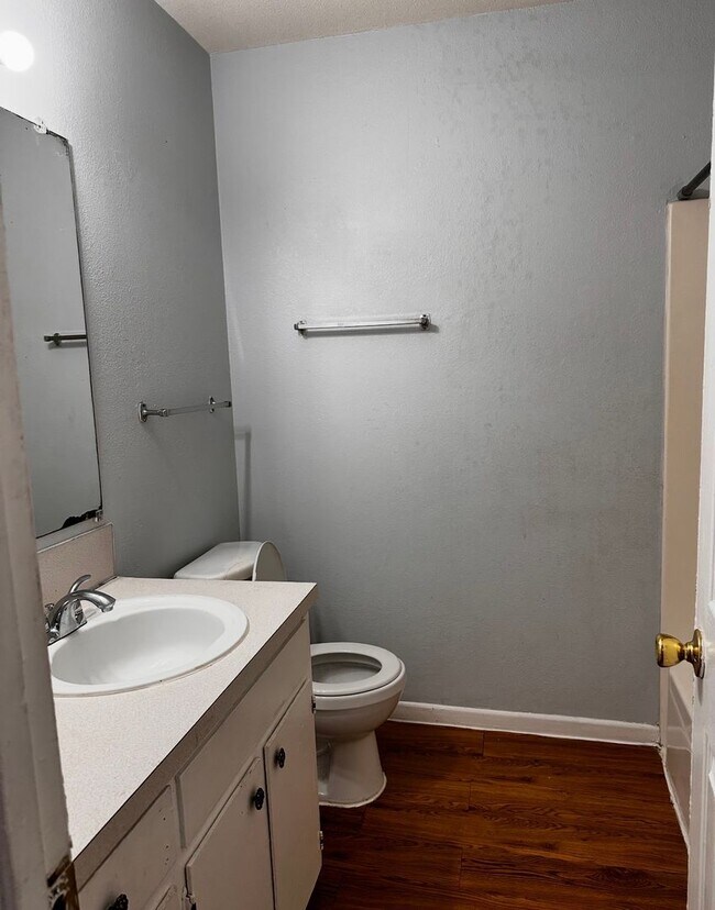 Building Photo - 1507 Bundrant Dr