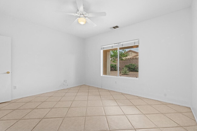 Building Photo - 78472 Glastonbury Way