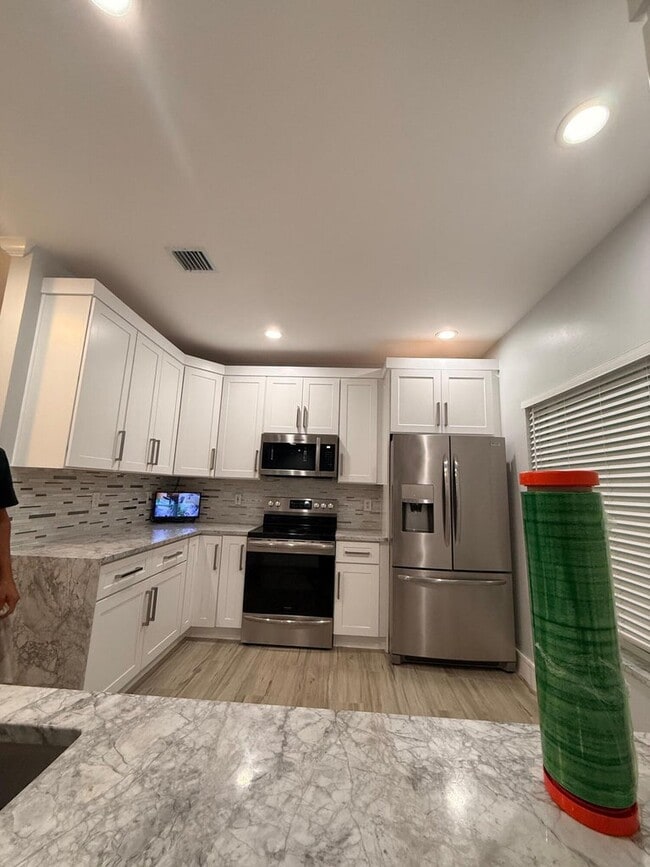 Building Photo - 1310 SW 48th Terrace