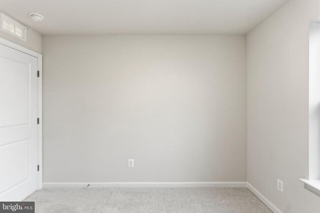 Building Photo - 410 18th Ave