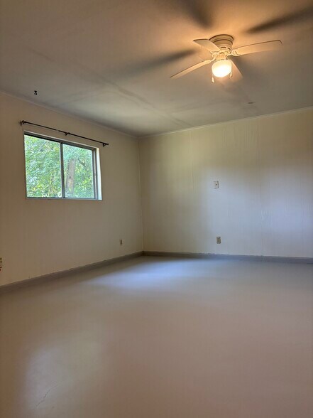 Building Photo - 2305 Bois D Arc St