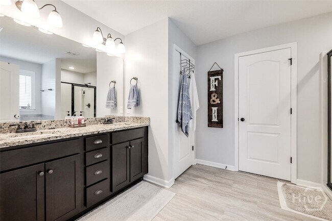 Building Photo - 114 Sams Dr