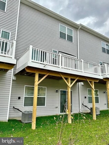 Primary Photo - 209 Jenkins Way